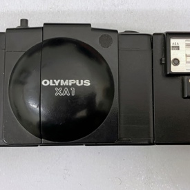 Olympus XA-1 med blixt A11