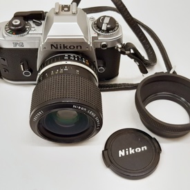 Nikon FG med Nikon Series E Zoom 36-72mm f/3.5